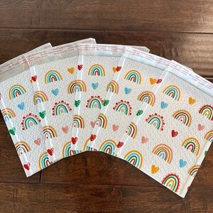 20 Pack - 6x9” Beautiful Rainbow 🌈 Hearts 💕 Bubble Mailers
